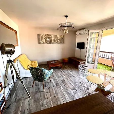 Six Fours Les Lones T2 42m2 Vue Appartement