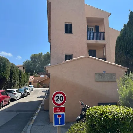 Six Fours Les Lones T2 42m2 Vue Six-Fours-les-Plages